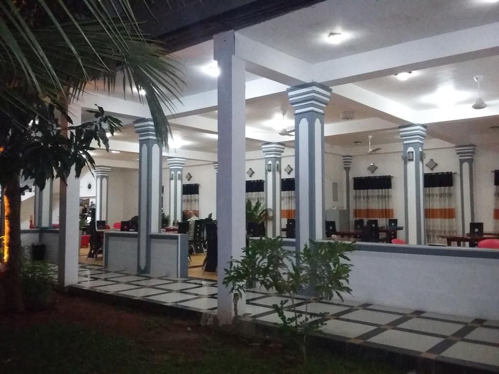 Peacock Reach Hotel Tissamaharama Ngoại thất bức ảnh