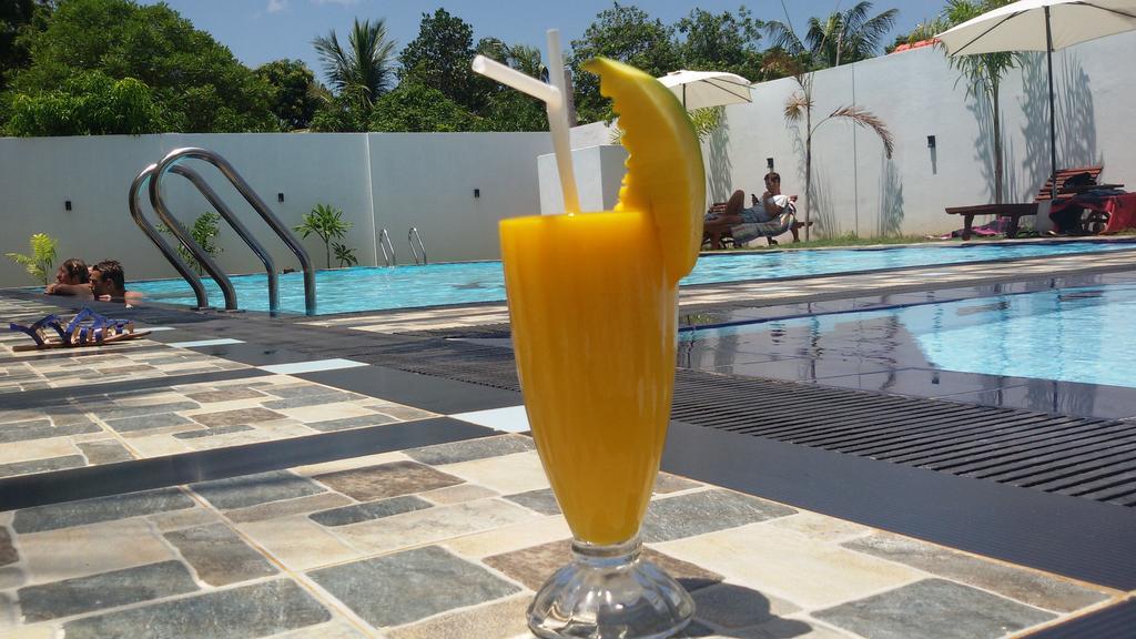 Peacock Reach Hotel Tissamaharama Ngoại thất bức ảnh