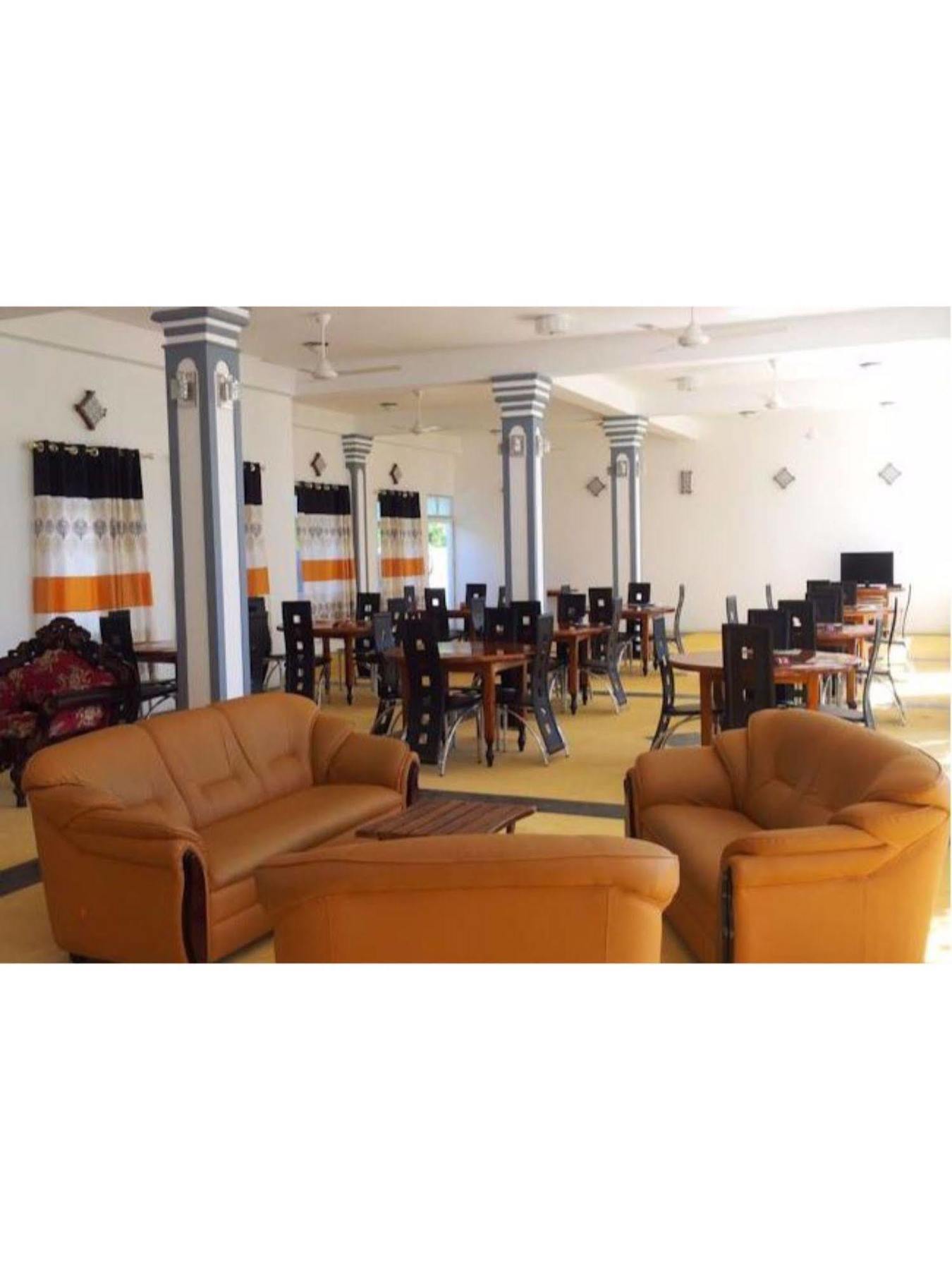Peacock Reach Hotel Tissamaharama Ngoại thất bức ảnh
