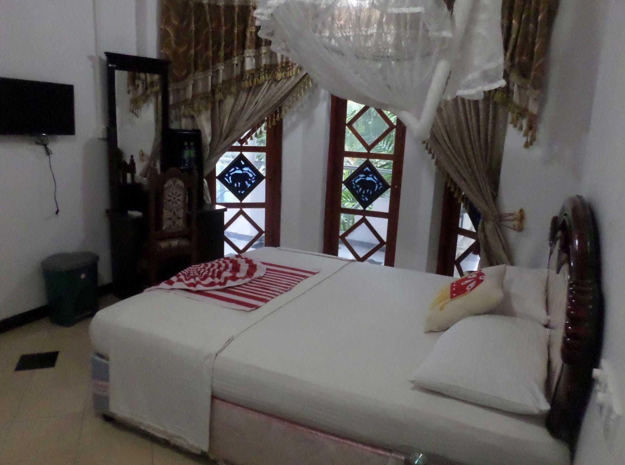 Peacock Reach Hotel Tissamaharama Ngoại thất bức ảnh